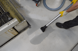 vacuuming of liquids
