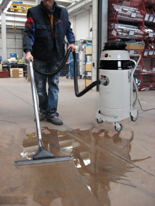 vacuuming of liquids